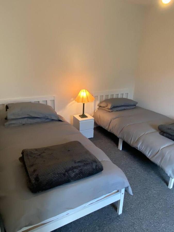 Town House In Ideal Location Central אניסקילן מראה חיצוני תמונה