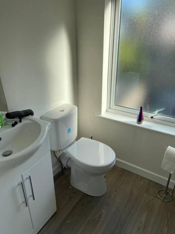Town House In Ideal Location Central אניסקילן מראה חיצוני תמונה